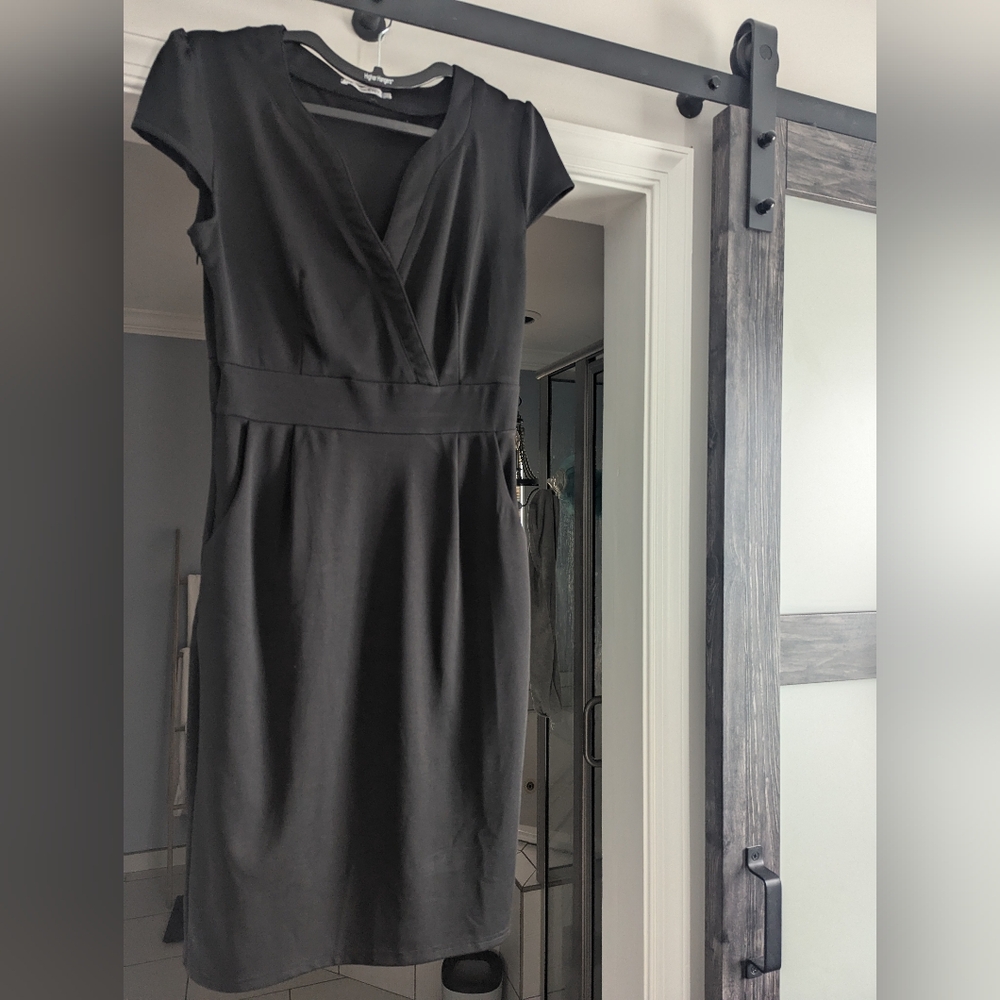 Black Sheath Midi Dress V-Neck Sleeveless